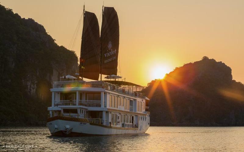 Heritage Line Violet Cruise - Halong Bay & Lan Ha Bay Χα Λονγκ Εξωτερικό φωτογραφία