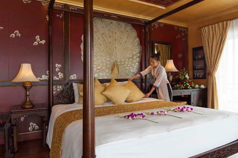Heritage Line Violet Cruise - Halong Bay & Lan Ha Bay Χα Λονγκ Εξωτερικό φωτογραφία