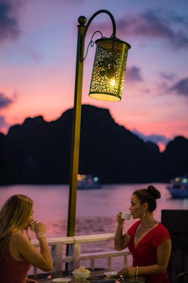 Heritage Line Violet Cruise - Halong Bay & Lan Ha Bay Χα Λονγκ Εξωτερικό φωτογραφία