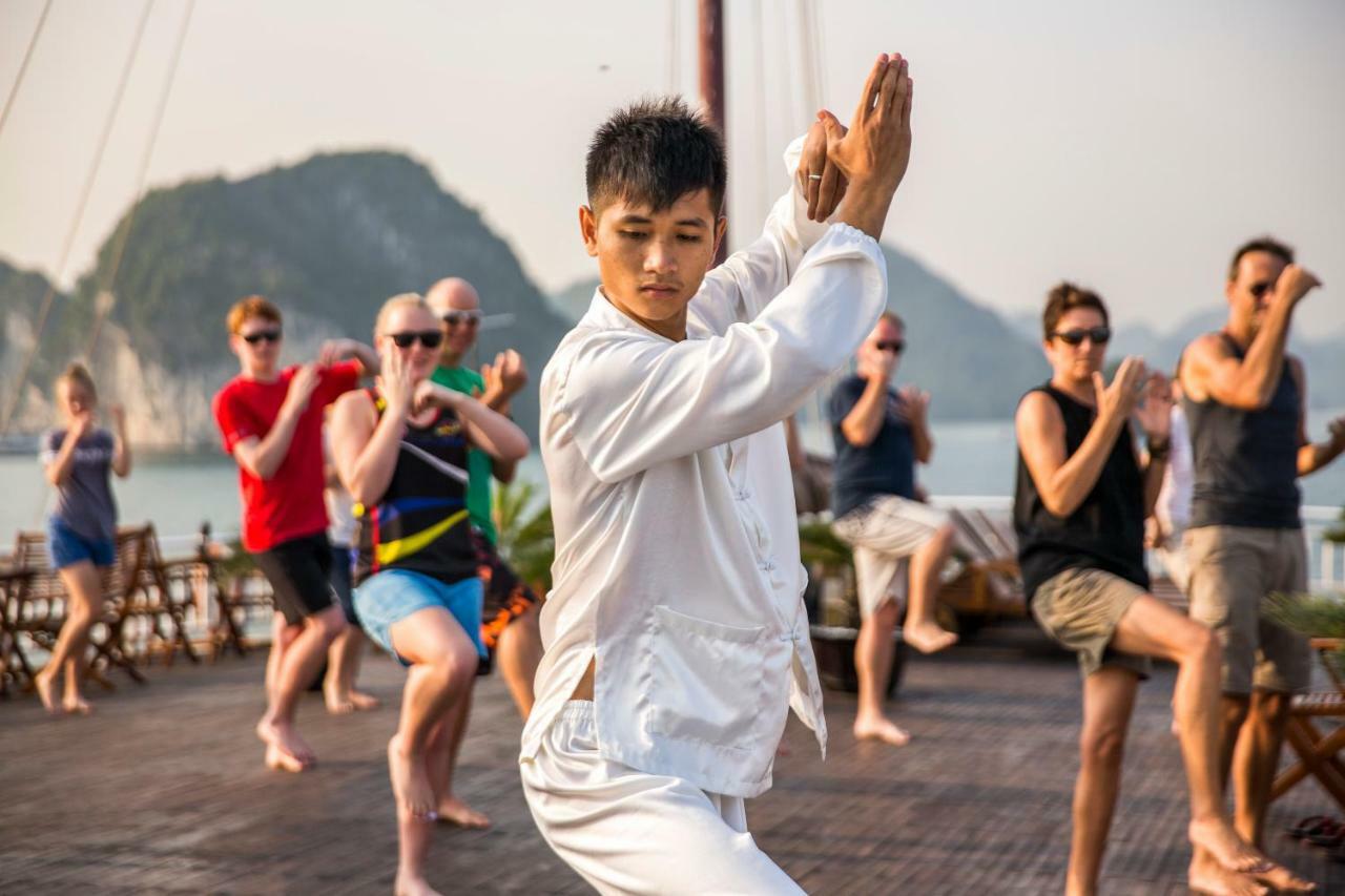 Heritage Line Violet Cruise - Halong Bay & Lan Ha Bay Χα Λονγκ Εξωτερικό φωτογραφία