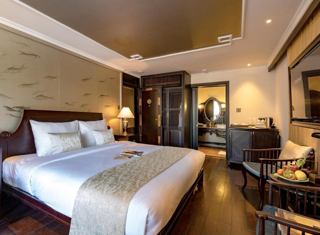 Heritage Line Violet Cruise - Halong Bay & Lan Ha Bay Χα Λονγκ Εξωτερικό φωτογραφία